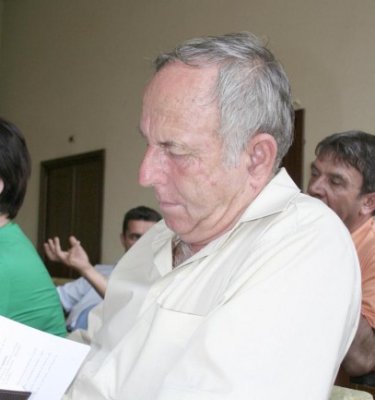 Reacţia unui primar acuzat că nu asigură transportul şcolarilor: 
